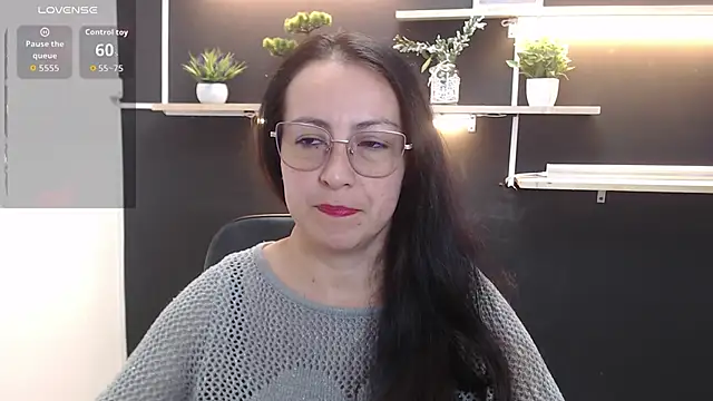 Lauryn Jones online show from 04.21.26