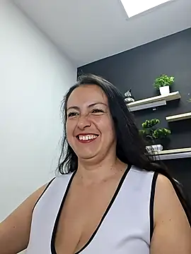 Snapshot of Lauryn_Jones chatting on 07.25.26 Lauryn Jones online show from 07.25.26
