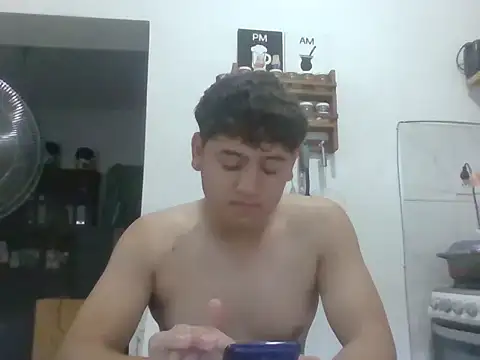 Snapshot of Myboy0020 chatting on 12.21.25 Myboy0020 online show from 12.21.25