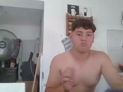 Snapshot of Myboy0020 chatting on 01.12.26 Myboy0020 online show from 01.12.26