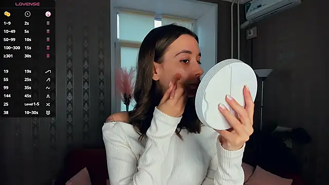 Snapshot of JacalynSchreiber chatting on 11.30.25 JacalynSchreiber online show from 11.30.25