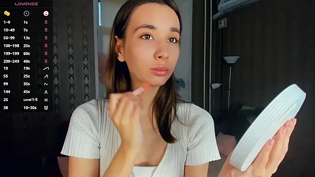 Snapshot of JacalynSchreiber chatting on 12.19.25 JacalynSchreiber online show from 12.19.25