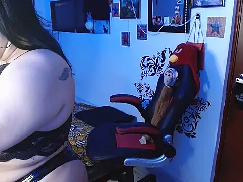 Snapshot of YIYI84 chatting on 02.07.26 YIYI84 online show from 02.07.26