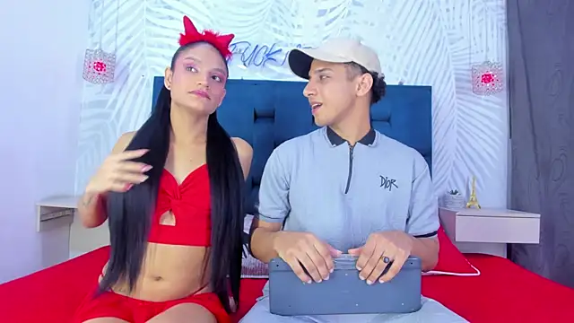 Snapshot of Dual-Desire chatting on 11.01.25 Dual-Desire online show from 11.01.25