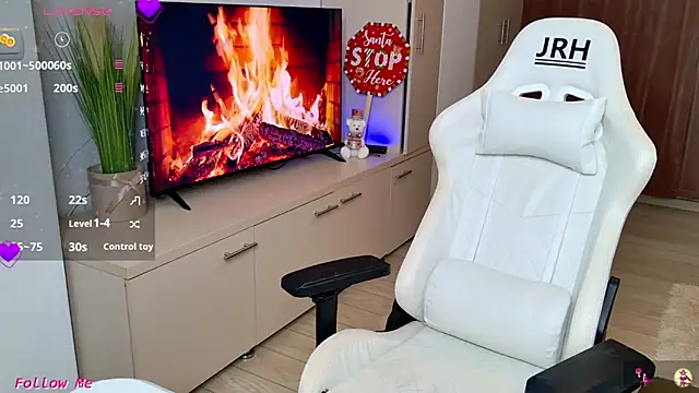 Snapshot of Myla-b chatting on 12.14.25 Myla-b online show from 12.14.25