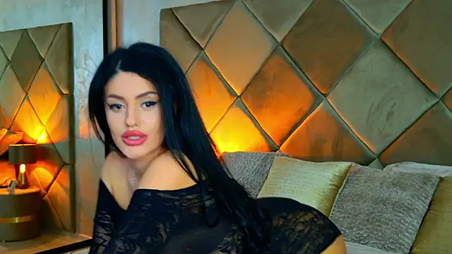 Snapshot of Myla-b chatting on 02.19.26 Myla-b online show from 02.19.26