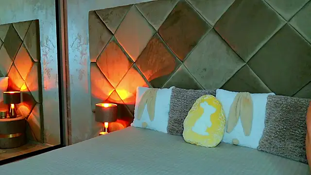 Snapshot of Myla-b chatting on 04.07.26 Myla-b online show from 04.07.26