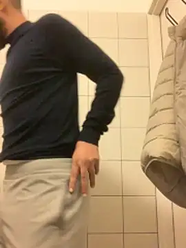 Snapshot of Hiddencore69 chatting on 11.05.25 Hiddencore69 online show from 11.05.25