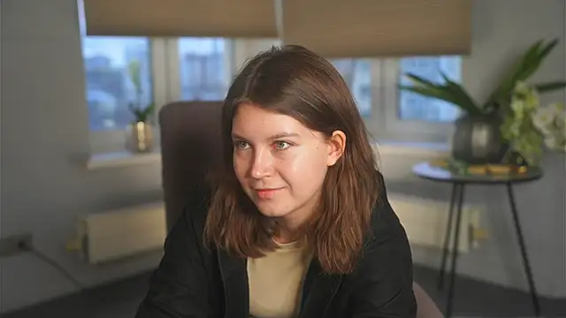 Snapshot of TereseHoltorf chatting on 11.08.25 TereseHoltorf online show from 11.08.25