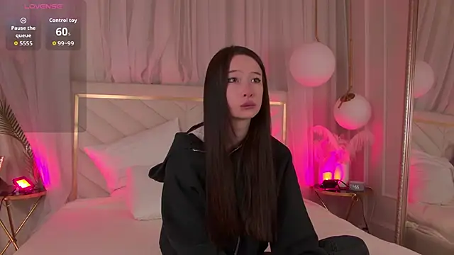 GladysMoore online show from 02.12.26