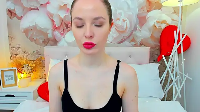 MonaRicci online show from 02.21.26