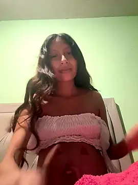 Snapshot of hornyyoungmomy chatting on 11.01.25 hornyyoungmomy online show from 11.01.25