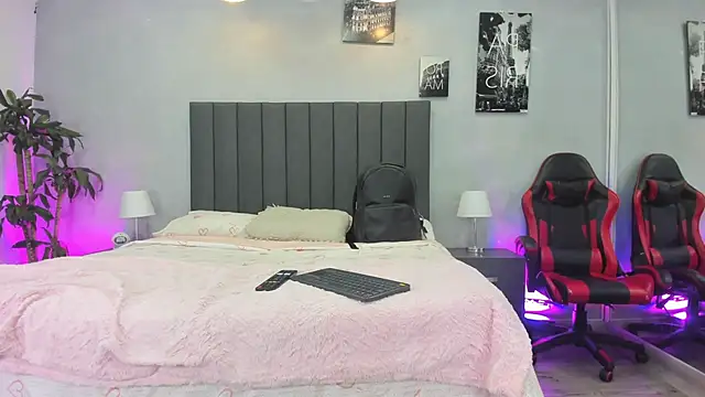 kendra london online show from 04.23.26