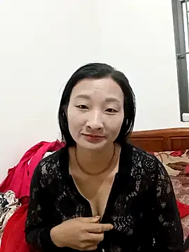 Snapshot of wees-lind chatting on 11.19.25 wees-lind online show from 11.19.25