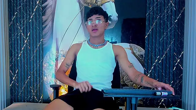 Yilmer hot online show from 11.02.25