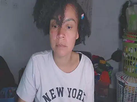 Snapshot of shayna_cute chatting on 05.15.26 shayna cute online show from 05.15.26