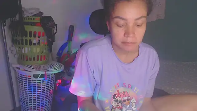 shayna cute online show from 06.30.26