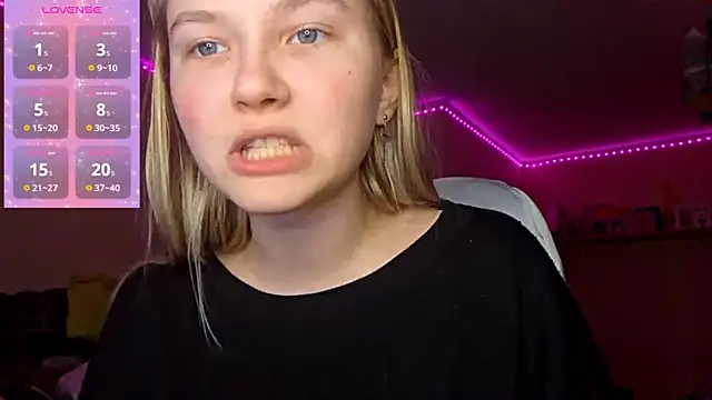 Snapshot of KarinRobertson chatting on 02.03.26 KarinRobertson online show from 02.03.26