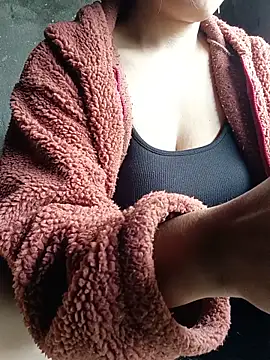 Snapshot of Sara_pusyy chatting on 06.17.26 Sara pusyy online show from 06.17.26
