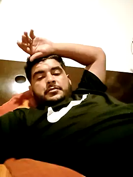 Snapshot of Yerackhip chatting on 11.16.25 Yerackhip online show from 11.16.25