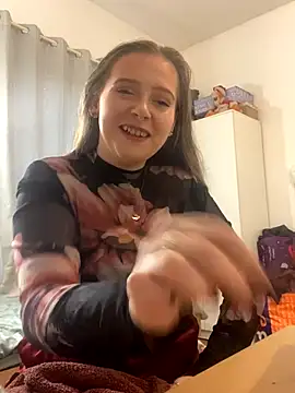 Snapshot of LiahLovexoxx chatting on 12.17.25 LiahLovexoxx online show from 12.17.25