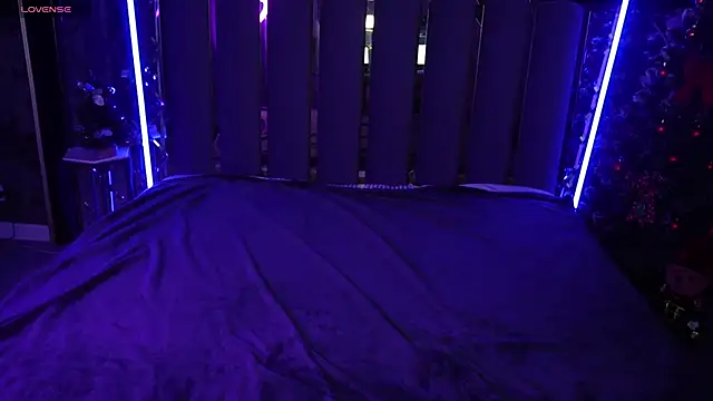 DanielaReign online show from 12.16.25