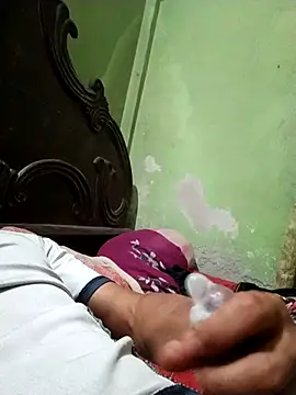 Snapshot of BdTinyDick chatting on 11.23.25 BdTinyDick online show from 11.23.25