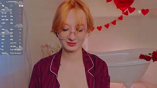 Snapshot of WICKEDEMBER chatting on 02.19.26 WICKEDEMBER online show from 02.19.26