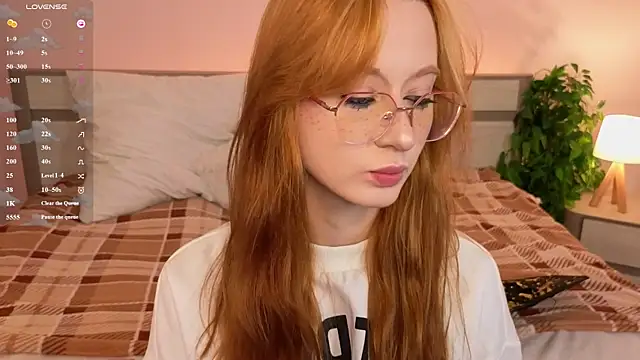 Snapshot of WICKEDEMBER chatting on 02.24.26 WICKEDEMBER online show from 02.24.26