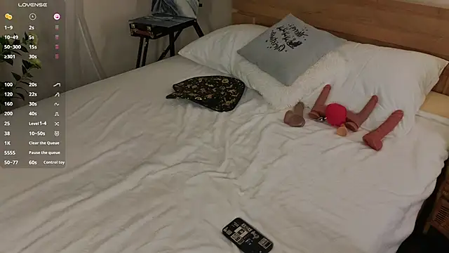 Snapshot of WICKEDEMBER chatting on 03.02.26 WICKEDEMBER online show from 03.02.26