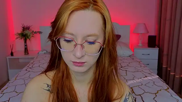 Snapshot of WICKEDEMBER chatting on 03.14.26 WICKEDEMBER online show from 03.14.26