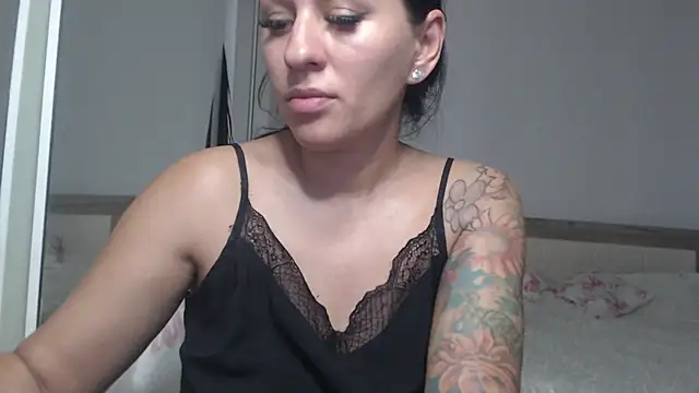 Snapshot of RachelVegass chatting on 11.05.25 RachelVegass online show from 11.05.25