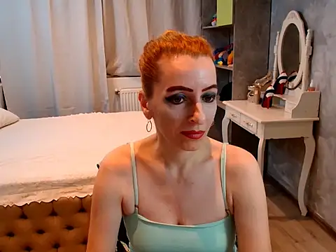 AnneDevrim online show from 11.18.25