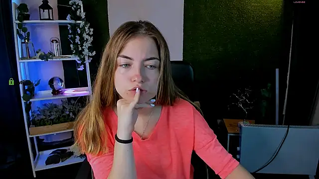 Snapshot of baby_hotte chatting on 06.18.26 baby hotte online show from 06.18.26