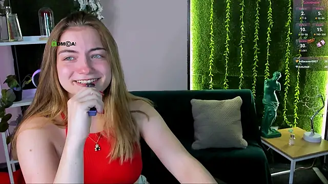 Snapshot of baby_hotte chatting on 06.29.26 baby hotte online show from 06.29.26