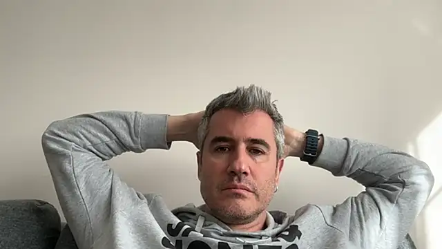 Snapshot of aprendiendo44 chatting on 11.04.25 aprendiendo44 online show from 11.04.25