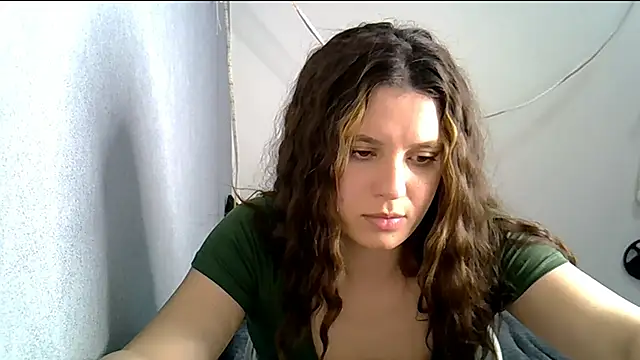 Snapshot of KiraHoney chatting on 03.20.26 KiraHoney online show from 03.20.26