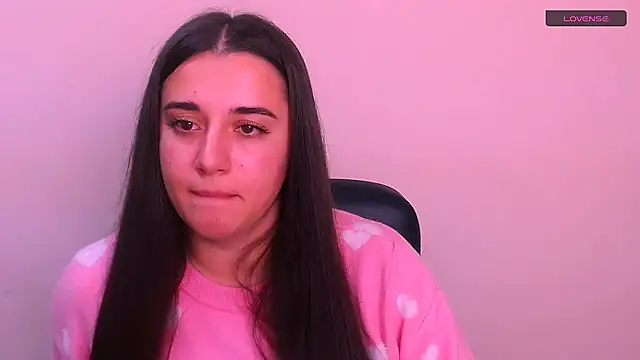 Snapshot of AlinaDoll_ chatting on 11.21.25 AlinaDoll online show from 11.21.25