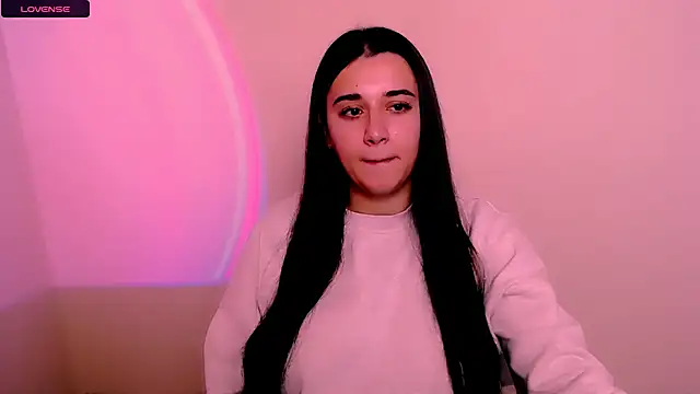 Snapshot of AlinaDoll_ chatting on 11.25.25 AlinaDoll online show from 11.25.25