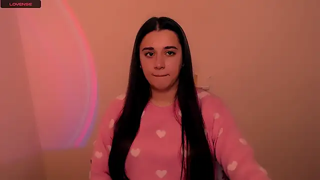 Snapshot of AlinaDoll_ chatting on 12.04.25 AlinaDoll online show from 12.04.25