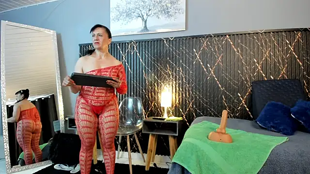 clara heat online show from 08.04.26