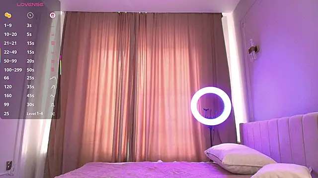 Snapshot of lihnpham chatting on 11.14.25 lihnpham online show from 11.14.25