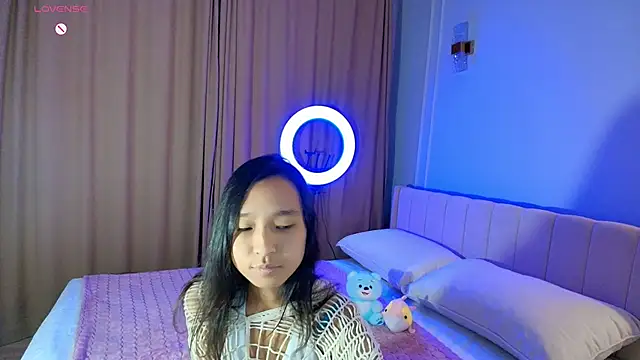 Snapshot of lihnpham chatting on 11.20.25 lihnpham online show from 11.20.25