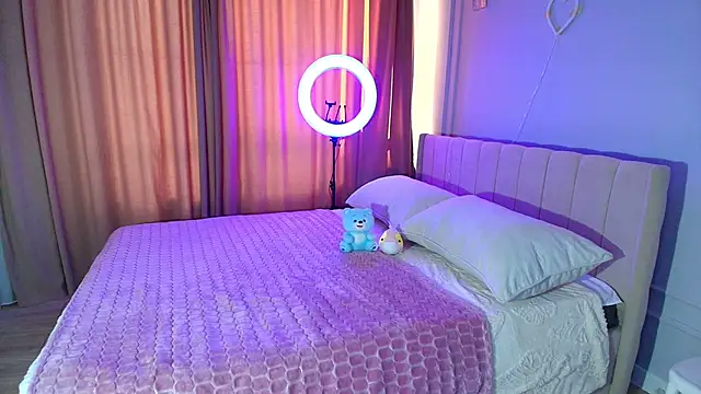 Snapshot of lihnpham chatting on 11.23.25 lihnpham online show from 11.23.25