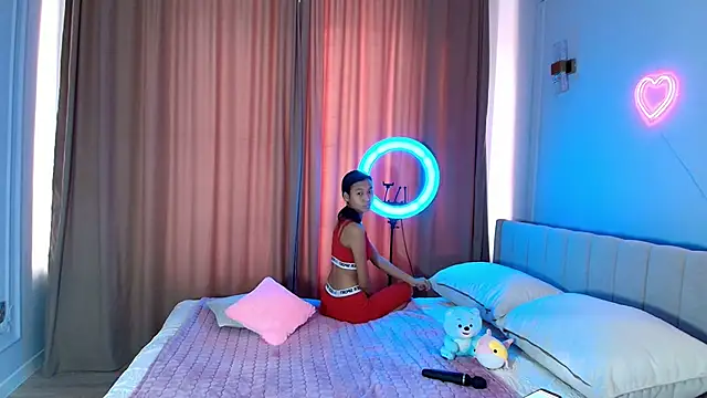 Snapshot of lihnpham chatting on 11.27.25 lihnpham online show from 11.27.25