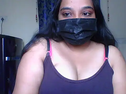 Snapshot of Mathi_cam chatting on 11.29.25 Mathi cam online show from 11.29.25