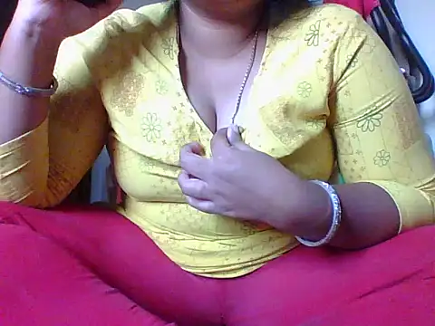 Snapshot of Mathi_cam chatting on 12.05.25 Mathi cam online show from 12.05.25