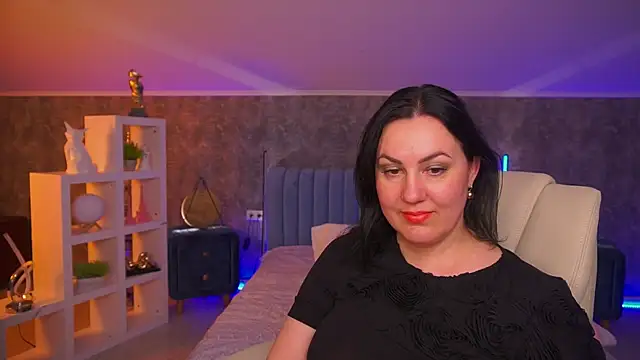 VelvetLuck online show from 05.02.26