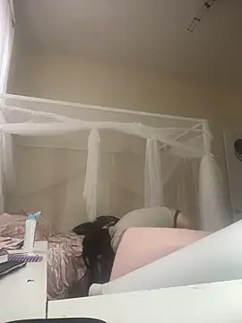 Snapshot of baeezzyy chatting on 12.05.25 baeezzyy online show from 12.05.25