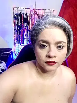 Snapshot of sexysubMila chatting on 12.04.25 sexysubMila online show from 12.04.25